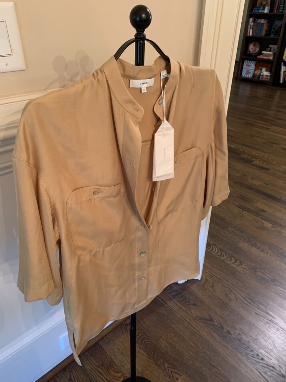 NWT Vince. silk & rayon half sleeve shirt XXS ( relaxed fit ) in Sun Khaki /Gold - Picture 4 of 5